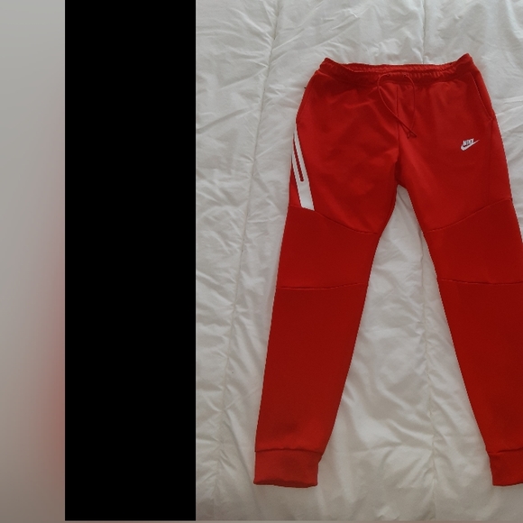 Nike Sportswear Tech Icon joggers red white - Picture 3 of 6